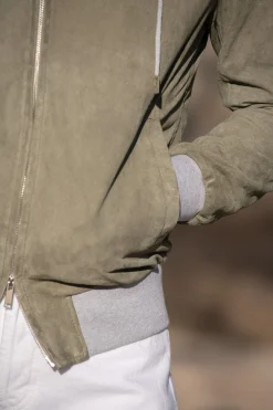 Bomber à capuche Sauge en daim – Made in Italy