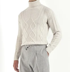 Col roulé beige à motif jacquard – Made in Italy