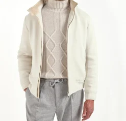 Col roulé beige à motif jacquard – Made in Italy