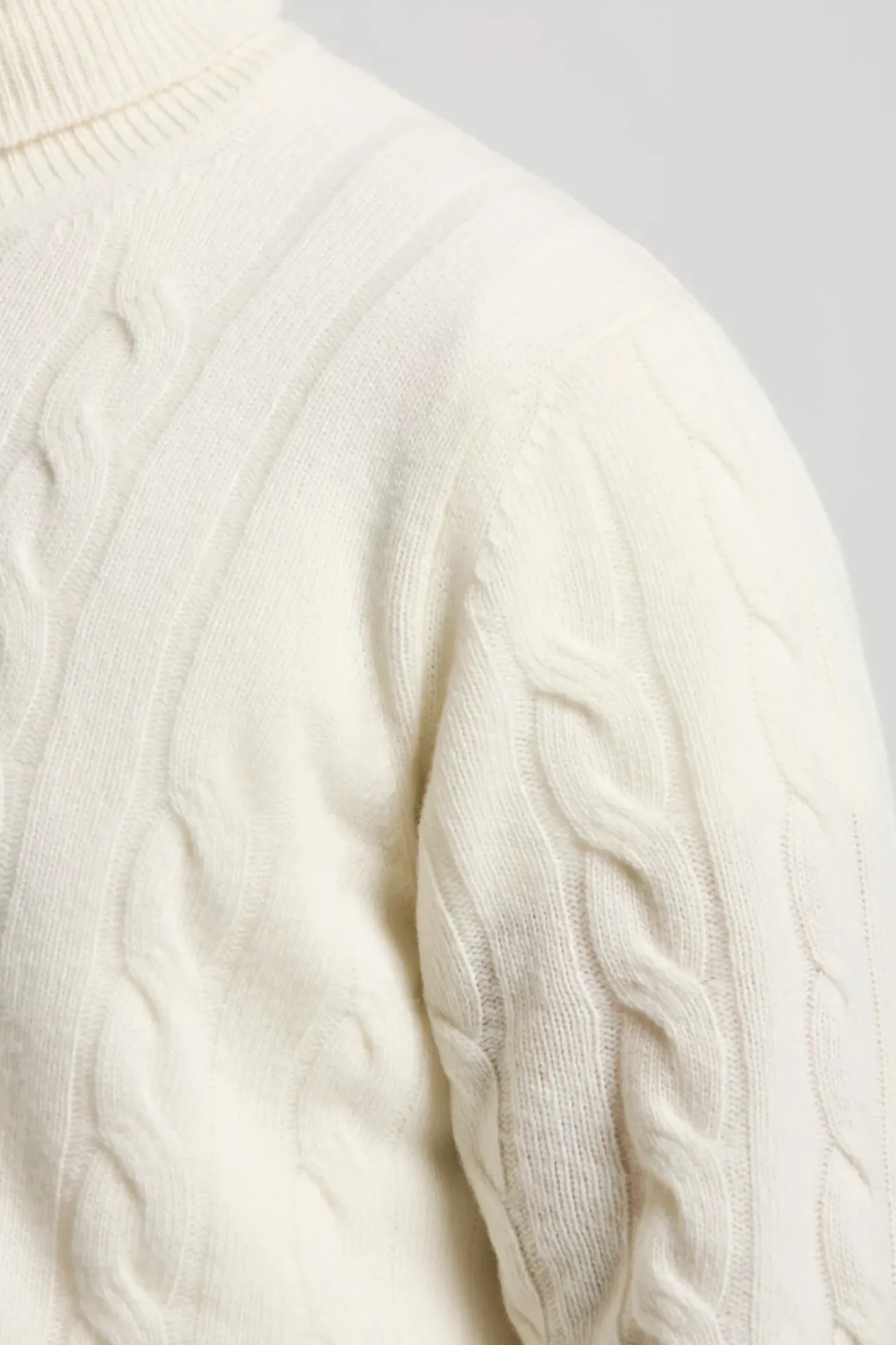 Col roulé blanc en maille torsadée – Made in Italy