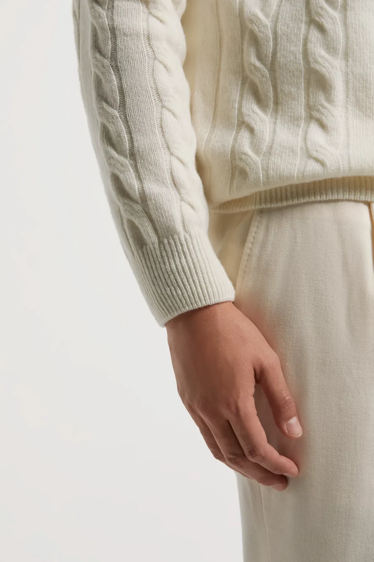 Col roulé blanc en maille torsadée – Made in Italy