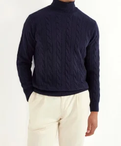 Col roulé bleu en maille torsadée – Made in Italy