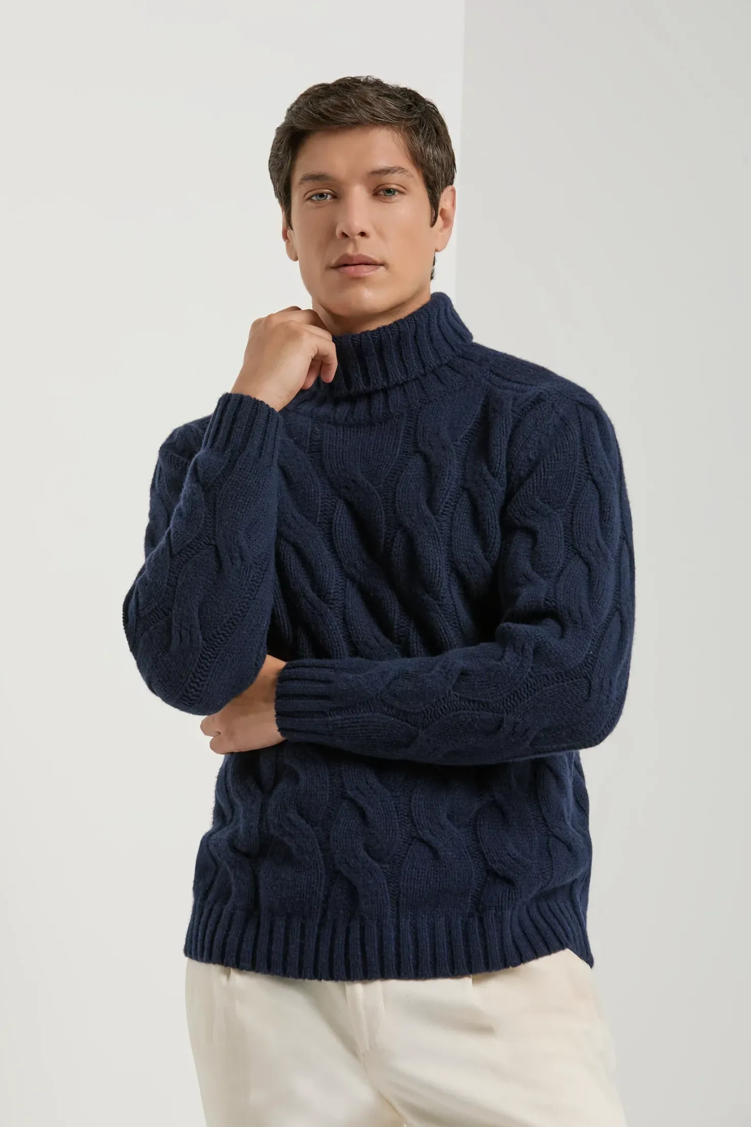 Col roulé bleu à torsades - Made in Italy