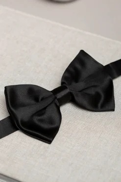 Nœud papillon noir pré-noué en soie - Made in Italy